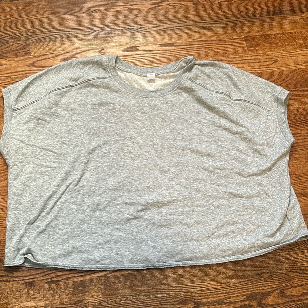 Old navy T shirt